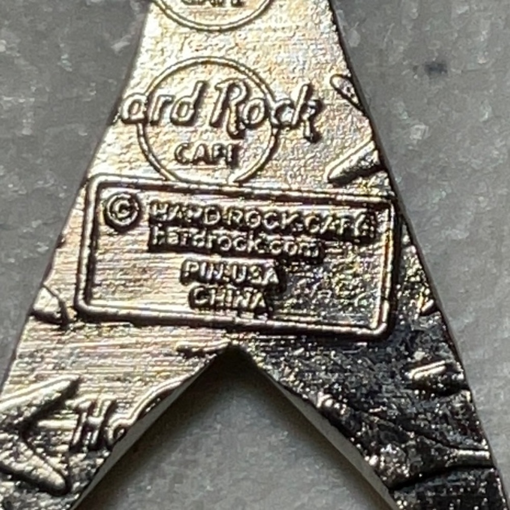 Collectible Pin- Hard Rock Cafe - Rare Guitar - Picture 5 of 5